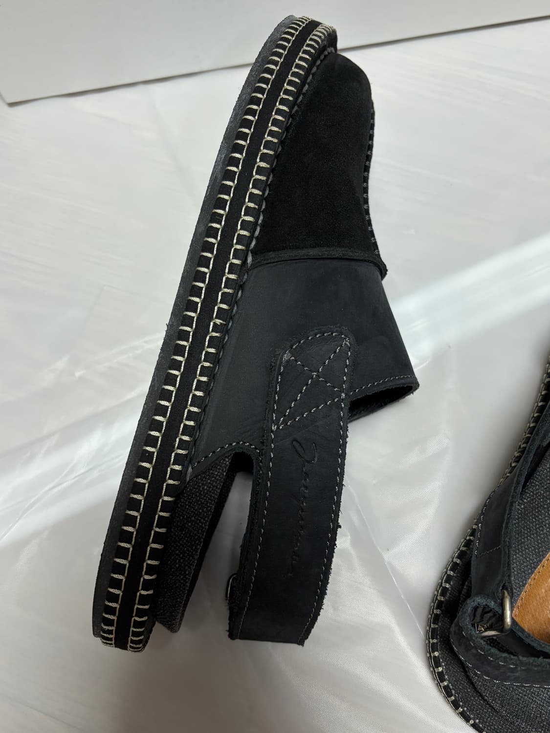 자크뮈스 (JACQUEMUS) 뮬 샌들 상품이미지3