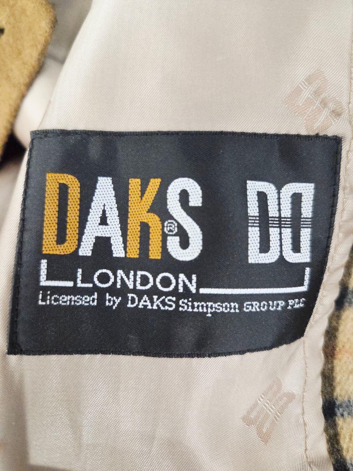 DAKS 닥스 울 100% 시그니처 체크 카멜 코트 상품이미지8