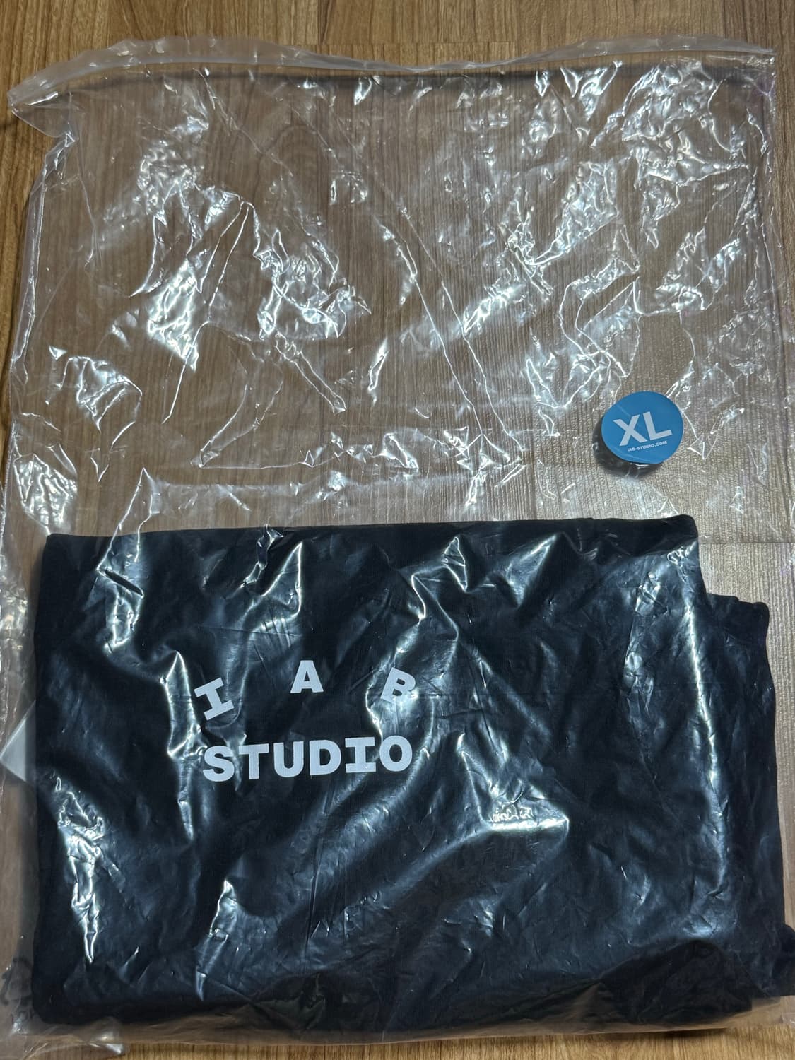 새상품 아이앱 스튜디오 Basic T-Shirt Black 상품이미지3