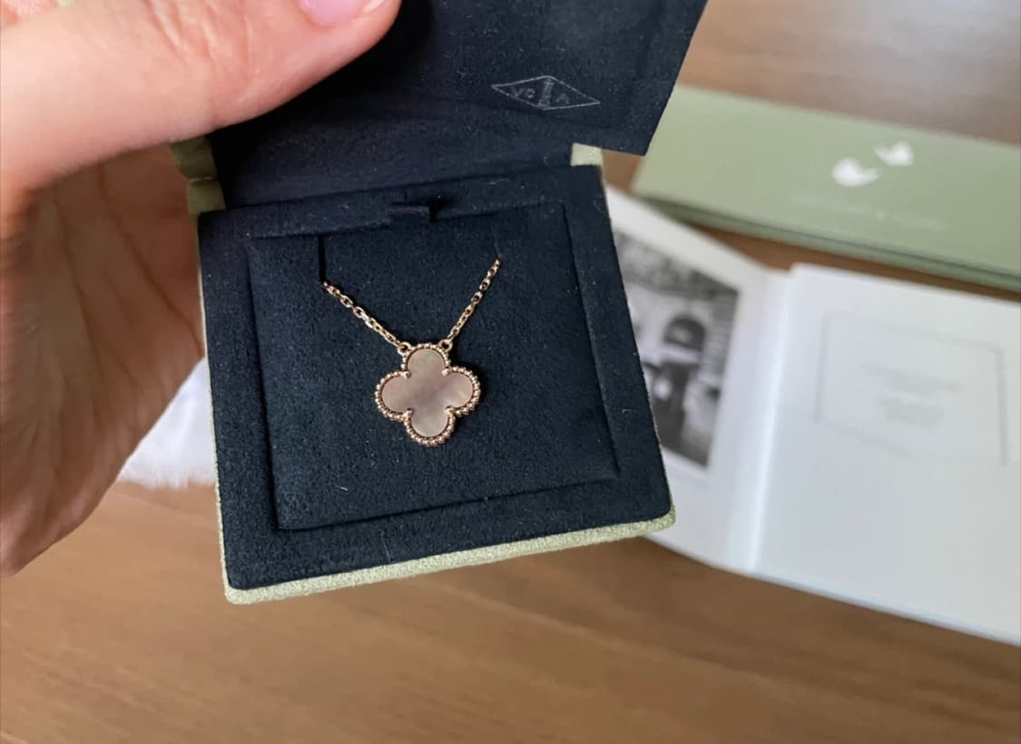 반클리프 아펠 알함브라 빈티지 그레이 목걸이 상품이미지1