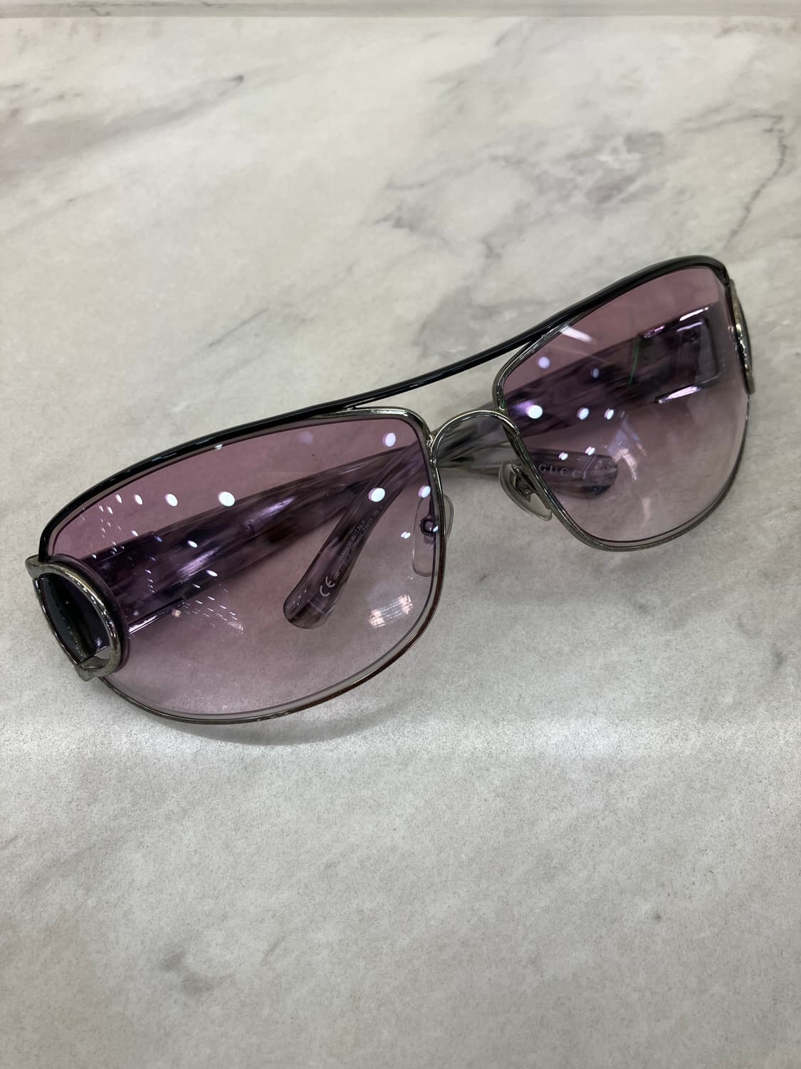 구찌 GUCCI 퍼플 틴트 커브드 선글라스(45g) 상품이미지1