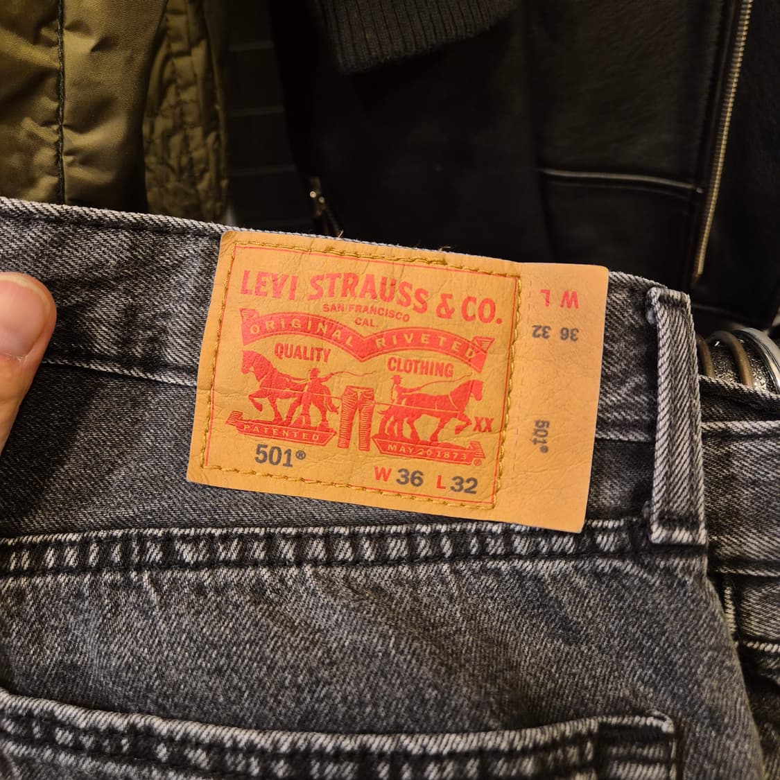36인치 리바이스 501 워싱그레이 청바지  상품이미지3