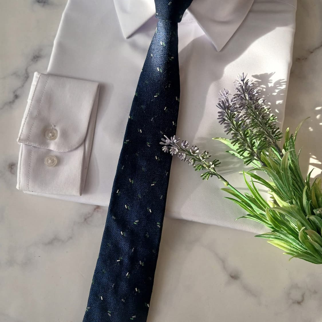 앤드지 실크 혼방 네이비 미니 패턴 넥타이 7cm 새제품 A19442
 상품이미지4