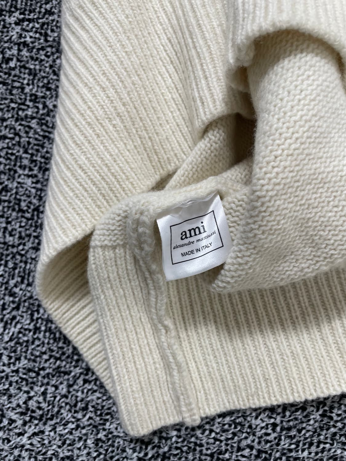빈티지9. AMI 아미 하트 로고 오버사이즈 니트 가디건 오프화이트 남여 상품이미지5
