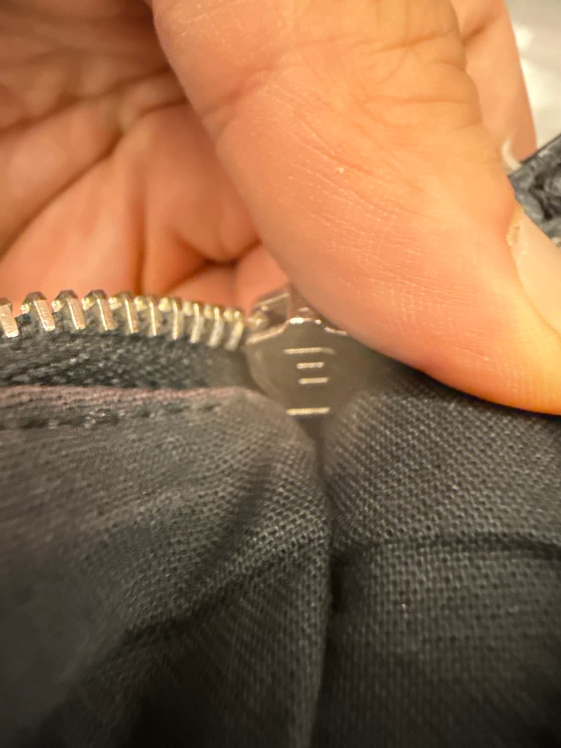 정품 발렌시아가 블랙 모터 자이언트 클러치백 상품이미지6