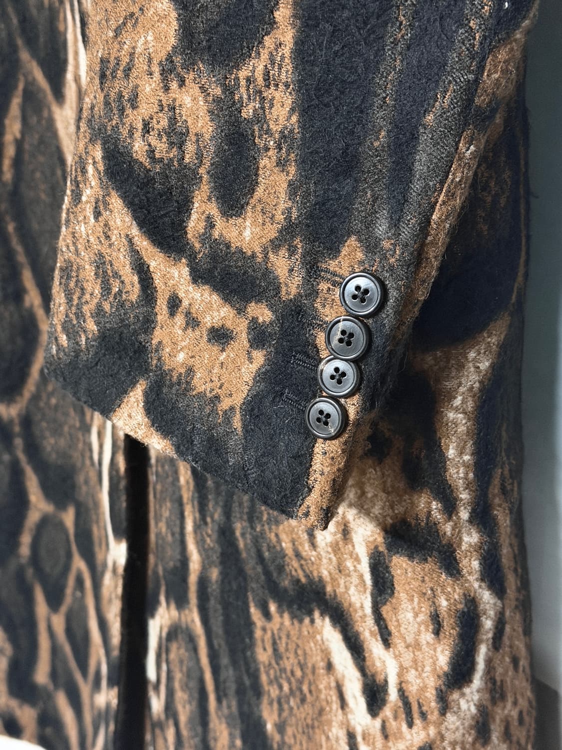 드리스반노튼 레오파드 자카드 퍼 오버사이즈 코트 상품이미지5