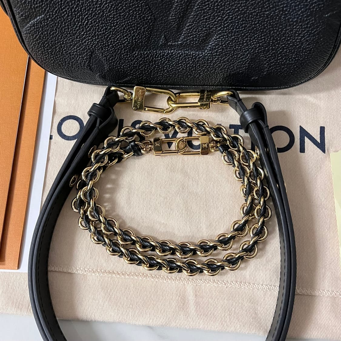 [S급/정품] 루이비통 멀티 포쉐트 악세수아 블랙 가방 상품이미지6