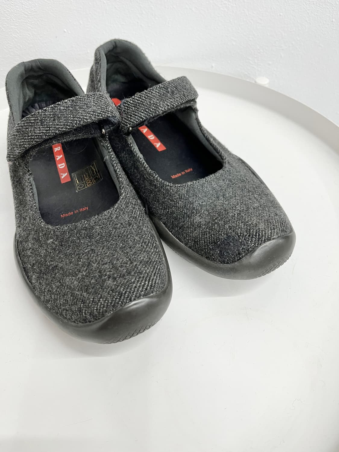 프라다 스포츠 메리제인 모직 플랫슈즈(230-40) 상품이미지2