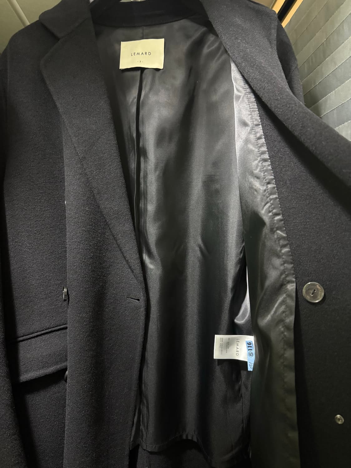 르마드 울 세미오버핏 핸드메이드 코트 블랙 M 팝니다 상품이미지4