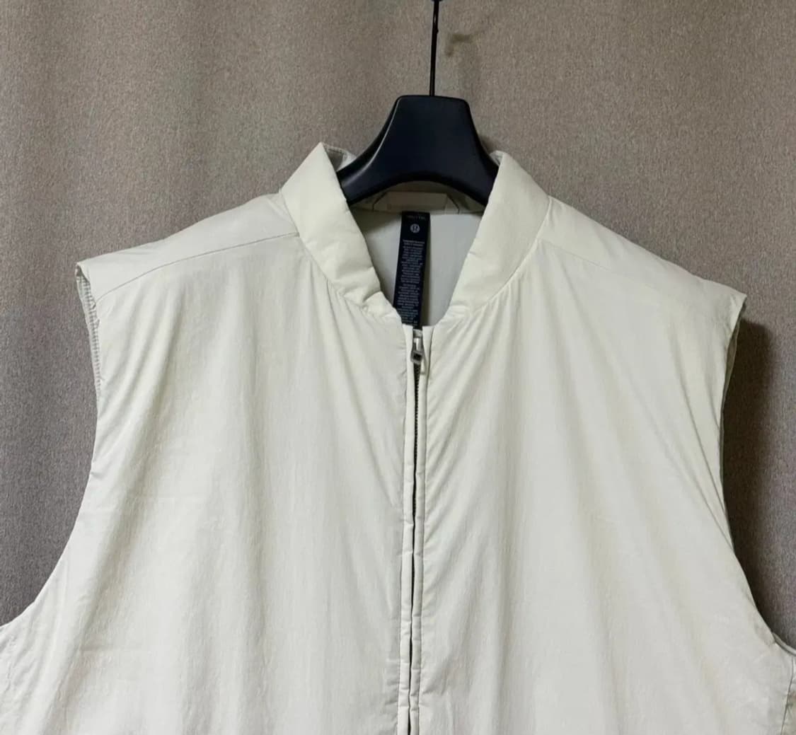 새상품.XL / 룰루레몬 남성용 경량 베스트 상품이미지3