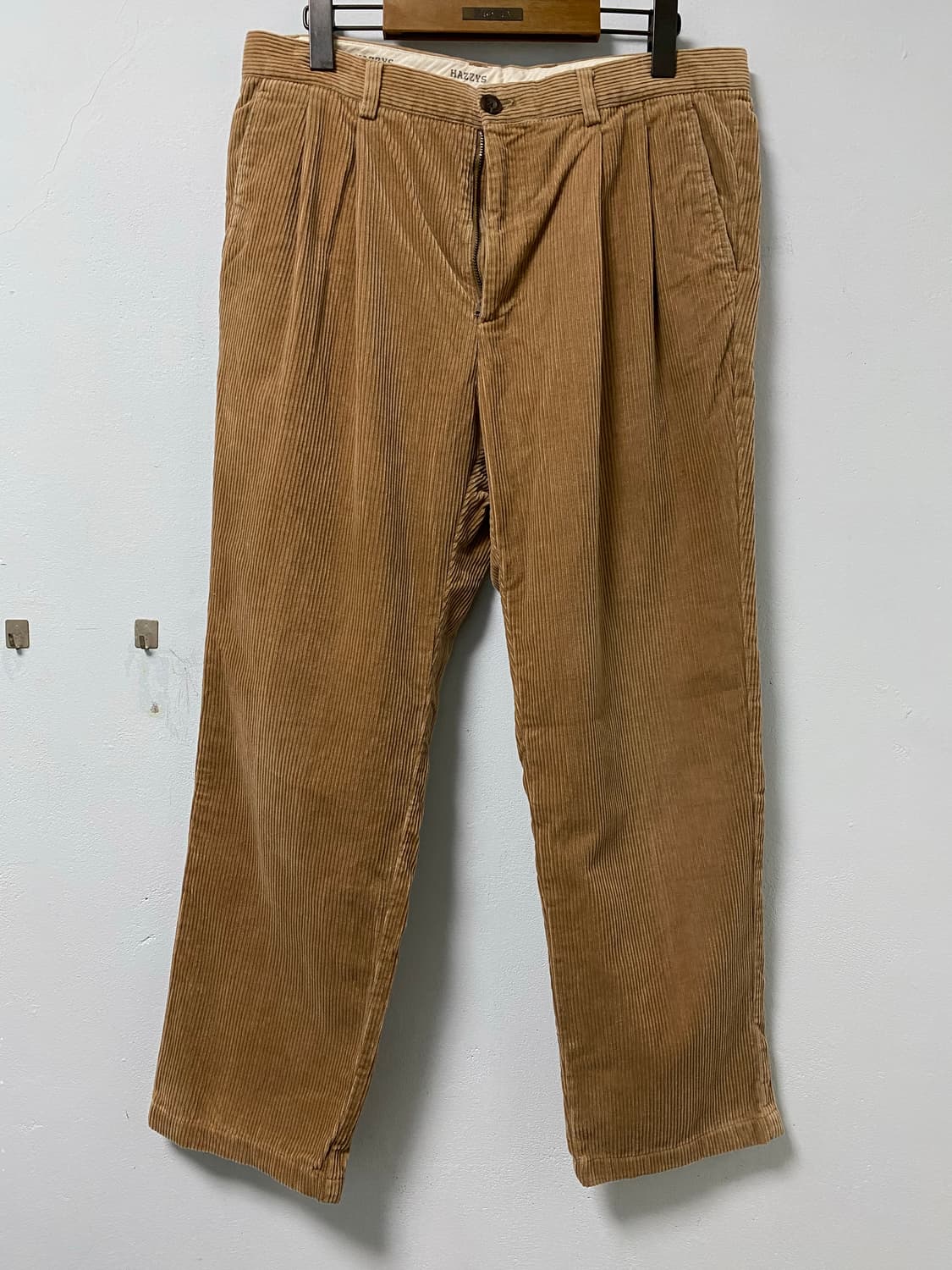 헤지스 / 코듀로이 골덴 브라운 투턱 팬츠 / 32-33 상품이미지1