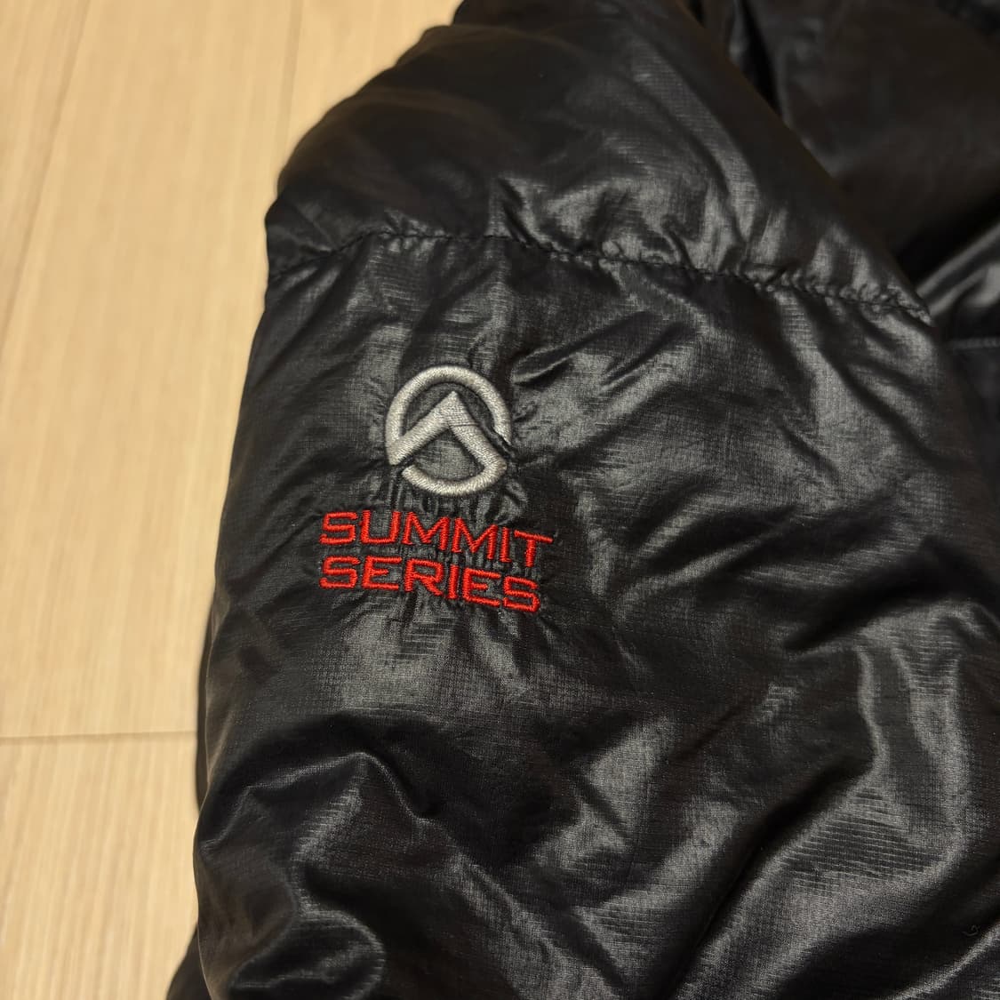 황금사이즈)노스페이스 써밋 아콘카구아 블랙 패딩 상품이미지3