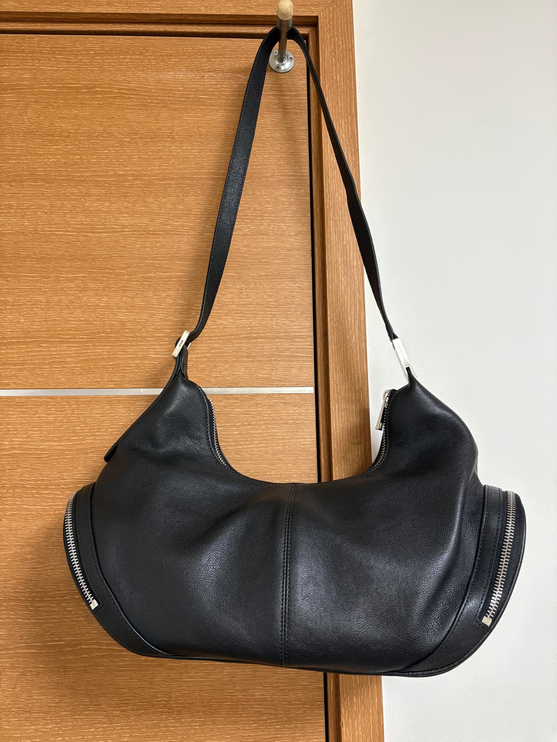 오소이 카고 호보 라지 블랙 상품이미지5