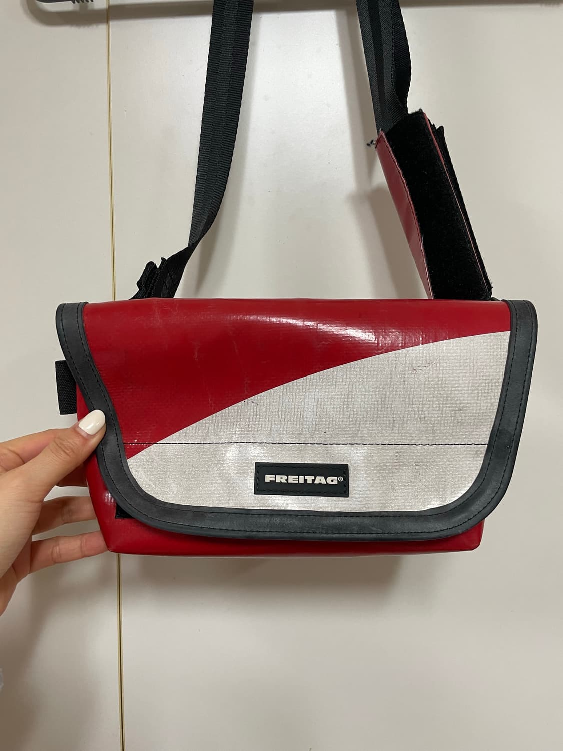 (무료배송) 프라이탁 제이미 레드 화이트 상품이미지1