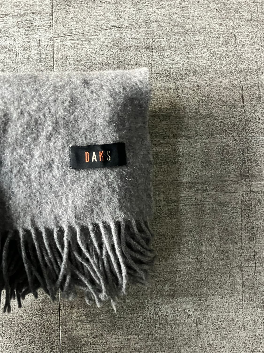 Daks 닥스 올드스쿨아메카지 헤어리 테슬머플러 그레이 상품이미지2