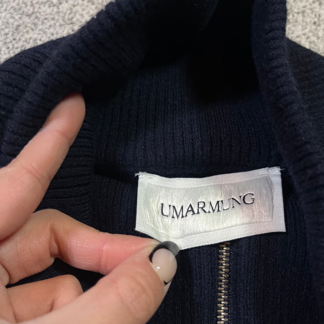 우마뭉 반집업 베이직 울 니트 상품이미지3