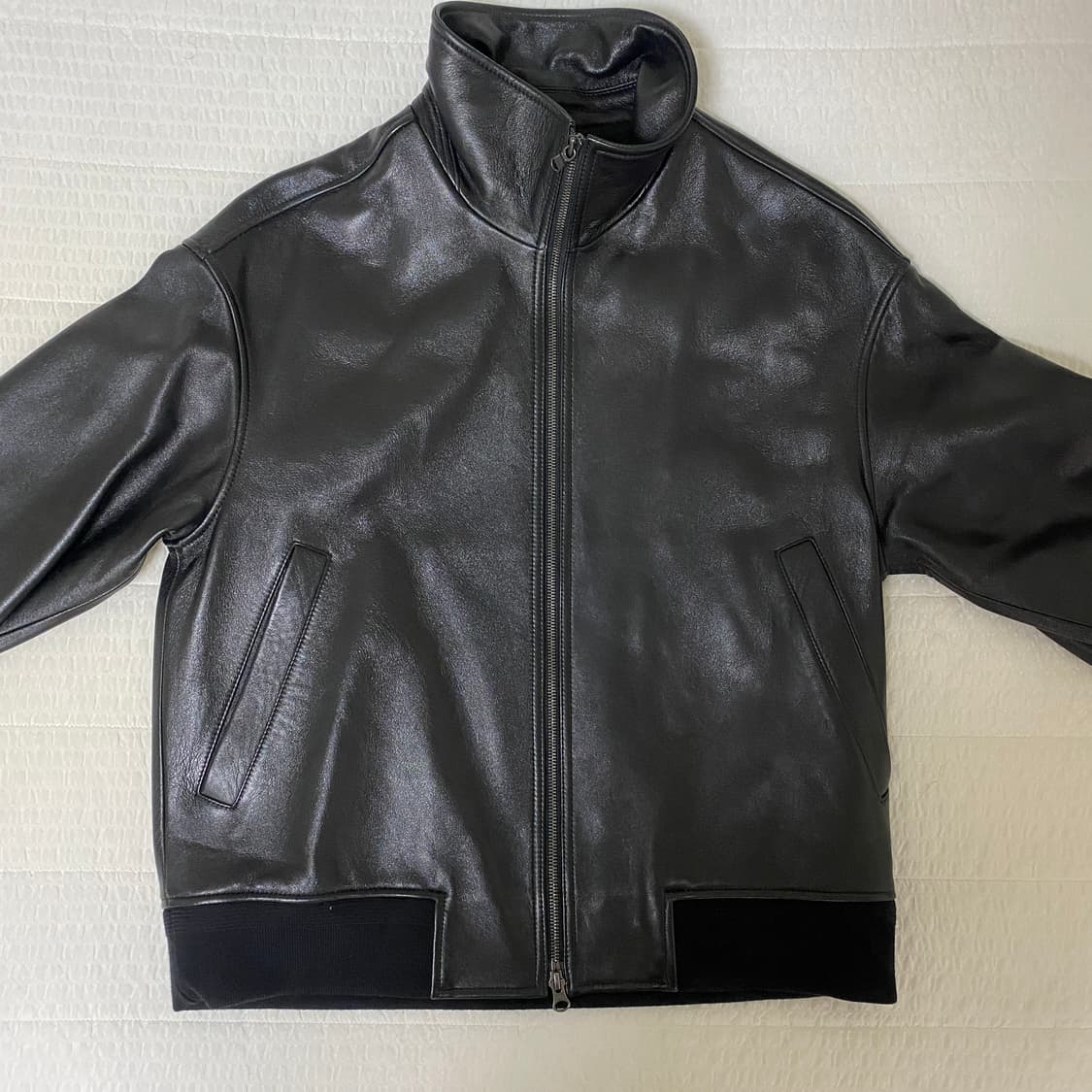 질스튜어트 뉴욕 21fw 블랙 양가죽 카라넥 블루종 상품이미지2