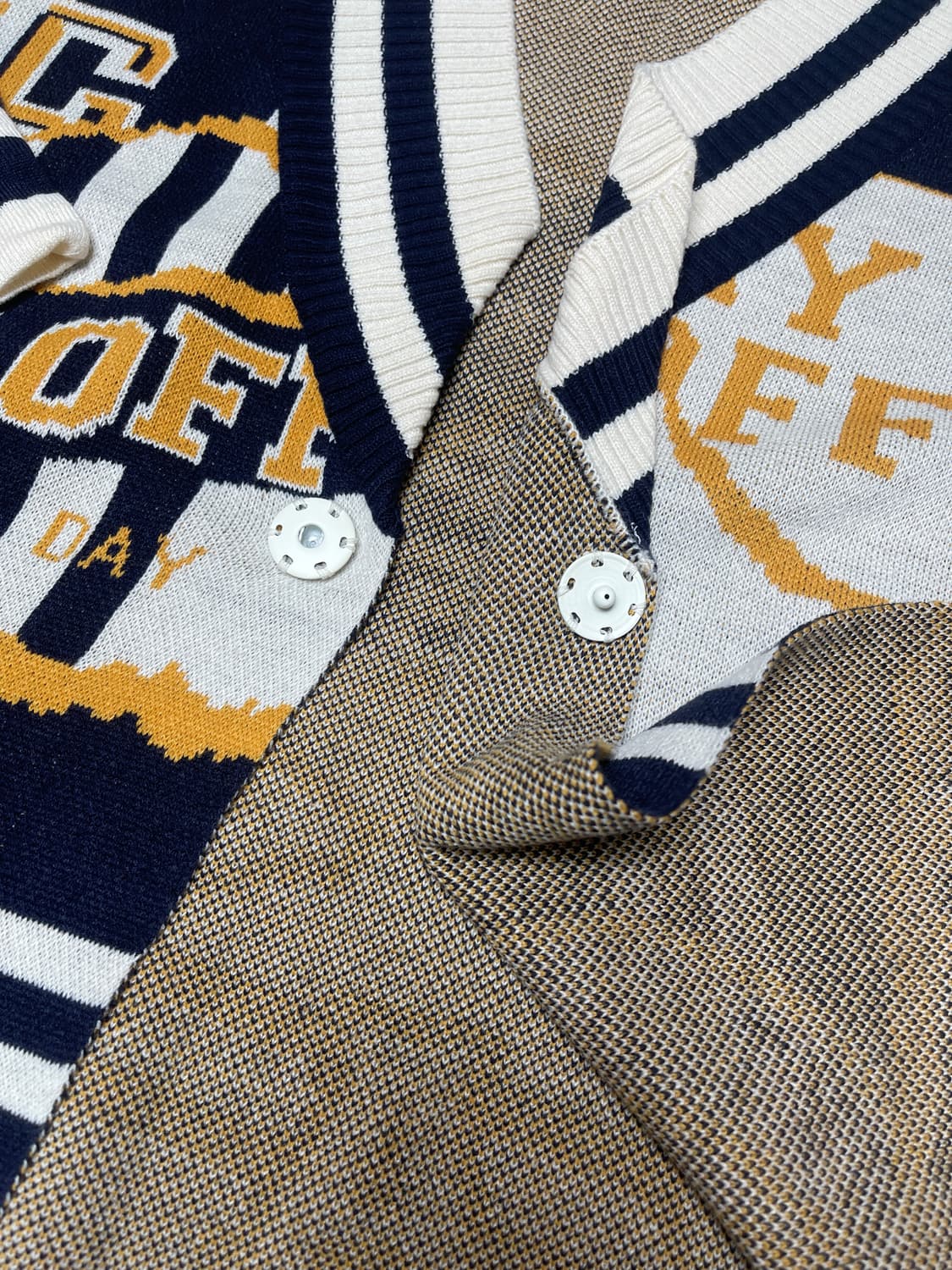 로맨틱크라운 (ROMANTIC CROWN) RC 클럽  니트 가디건 상품이미지4