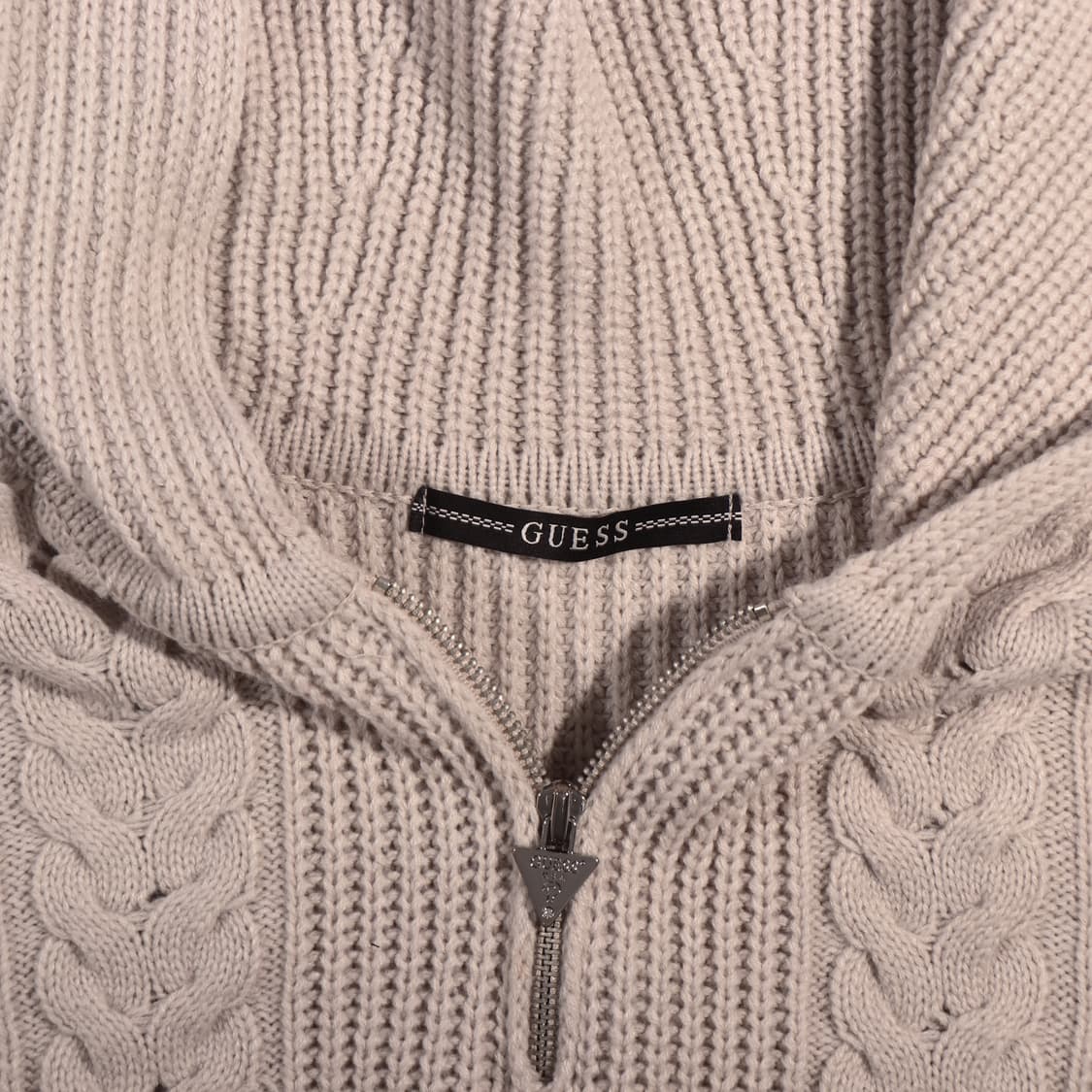 게스 레터링 니트 크롭 후드집업 B435 상품이미지2