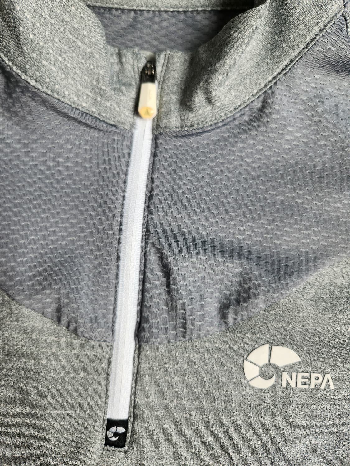 새상품급)네파 여성 반집업 기능성 반팔티 사이즈90 s

여러 중고사이트 상품이미지10