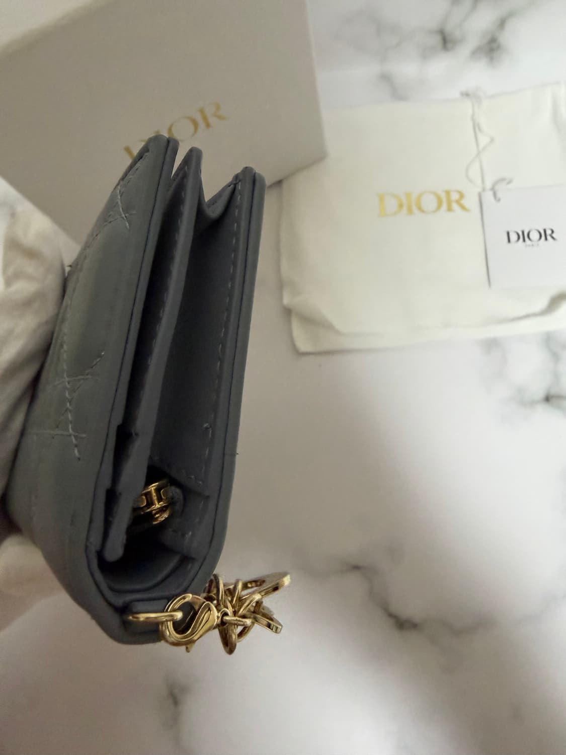 디올 레이디 까나쥬 페이던트 반지갑 상품이미지5