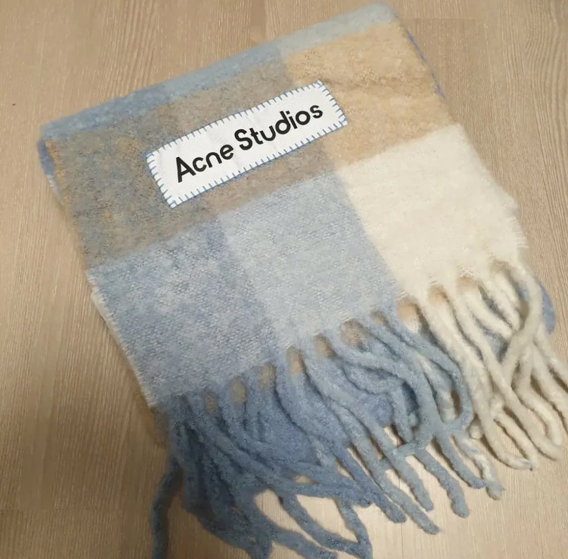 [새상품급] 아크네 스튜디오 모헤어 머플러 파스텔 블루 베이지 상품이미지2