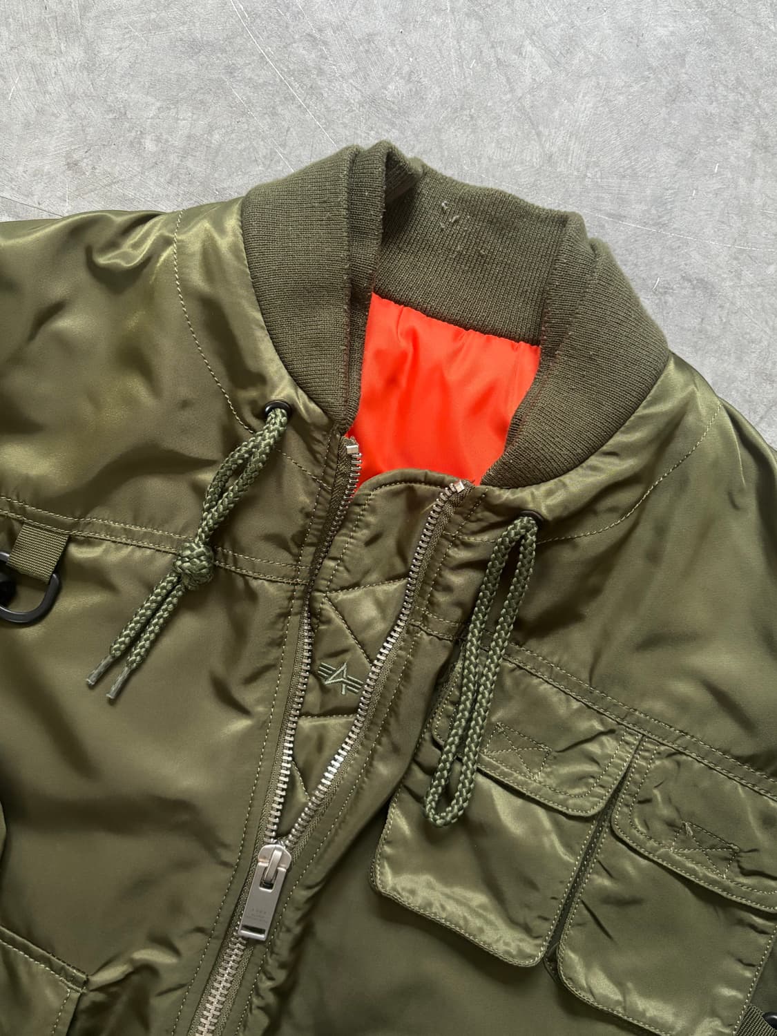 Alpha Industries 알파 인더스트리 MA-1 카키 항공 점퍼  상품이미지3