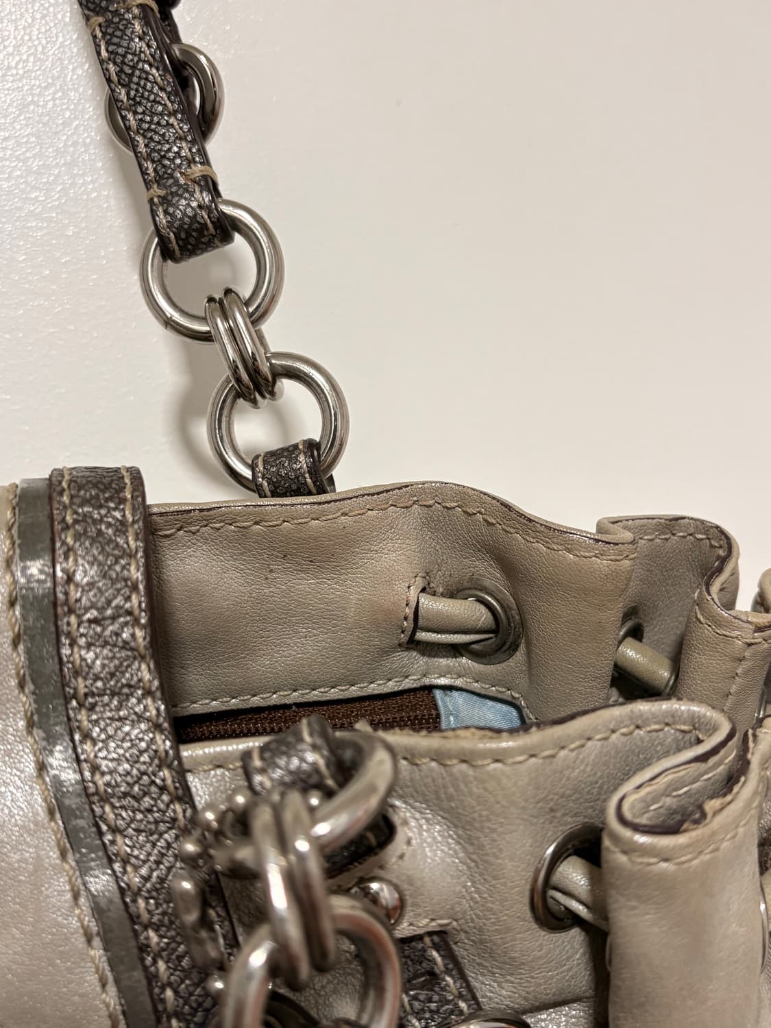 Coach silver glitter hand bag 상품이미지10