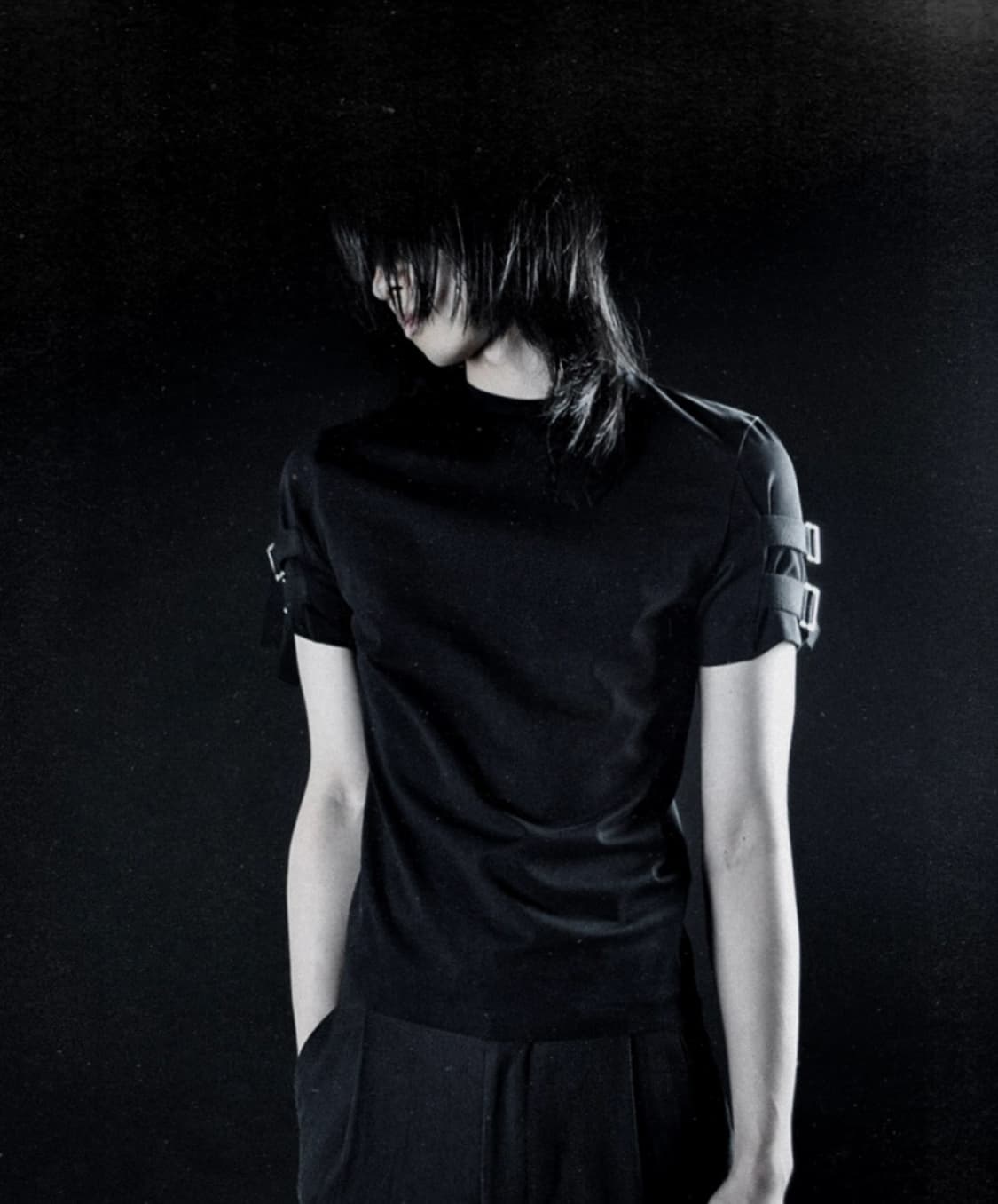 (6/6까지판매)Black smith restraint strap tee 상품이미지2