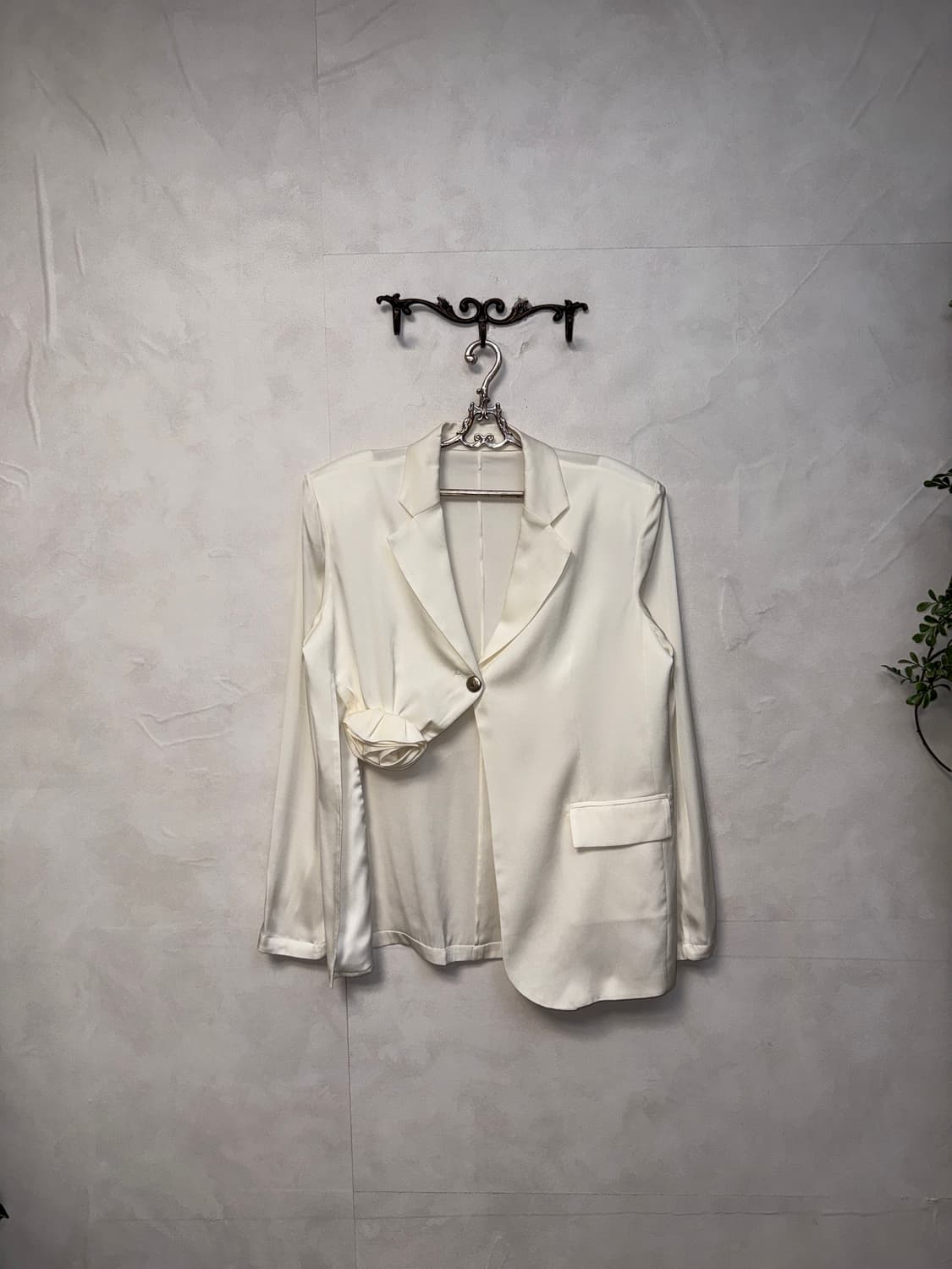 DINT white satin flower unbalance jk 상품이미지3