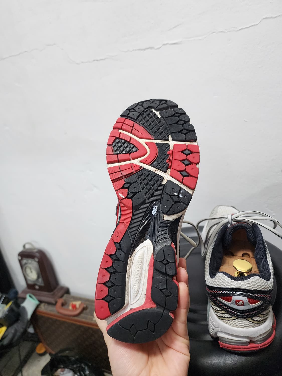 뉴발란스의 860v2 메탈릭 운동화 상품이미지6