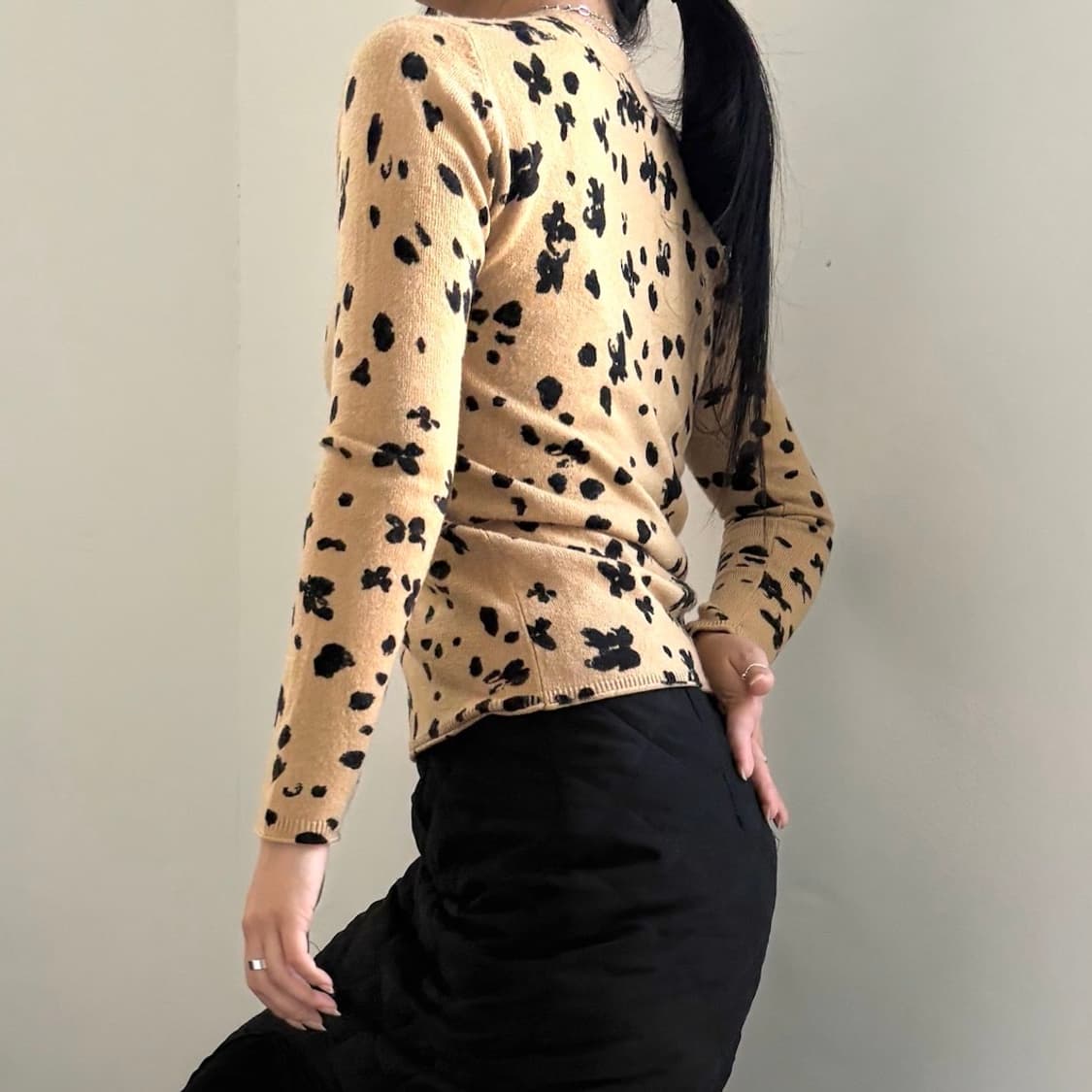 호피 플라워 브이넥 긴팔니트 상품이미지4