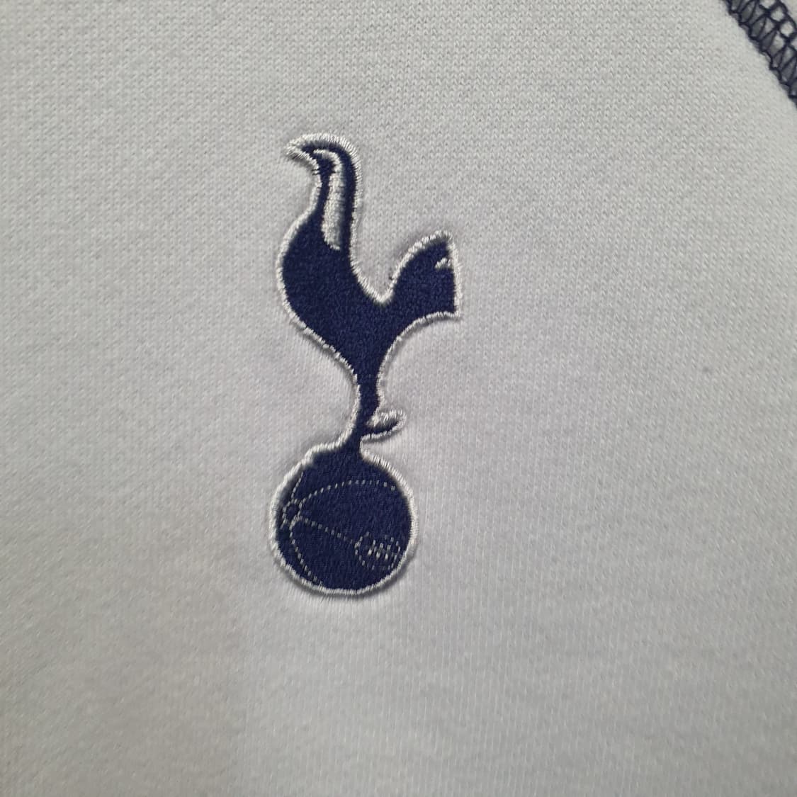 풋볼스탠다드 토트넘 에센셜 코커렐 맨투맨  상품이미지3