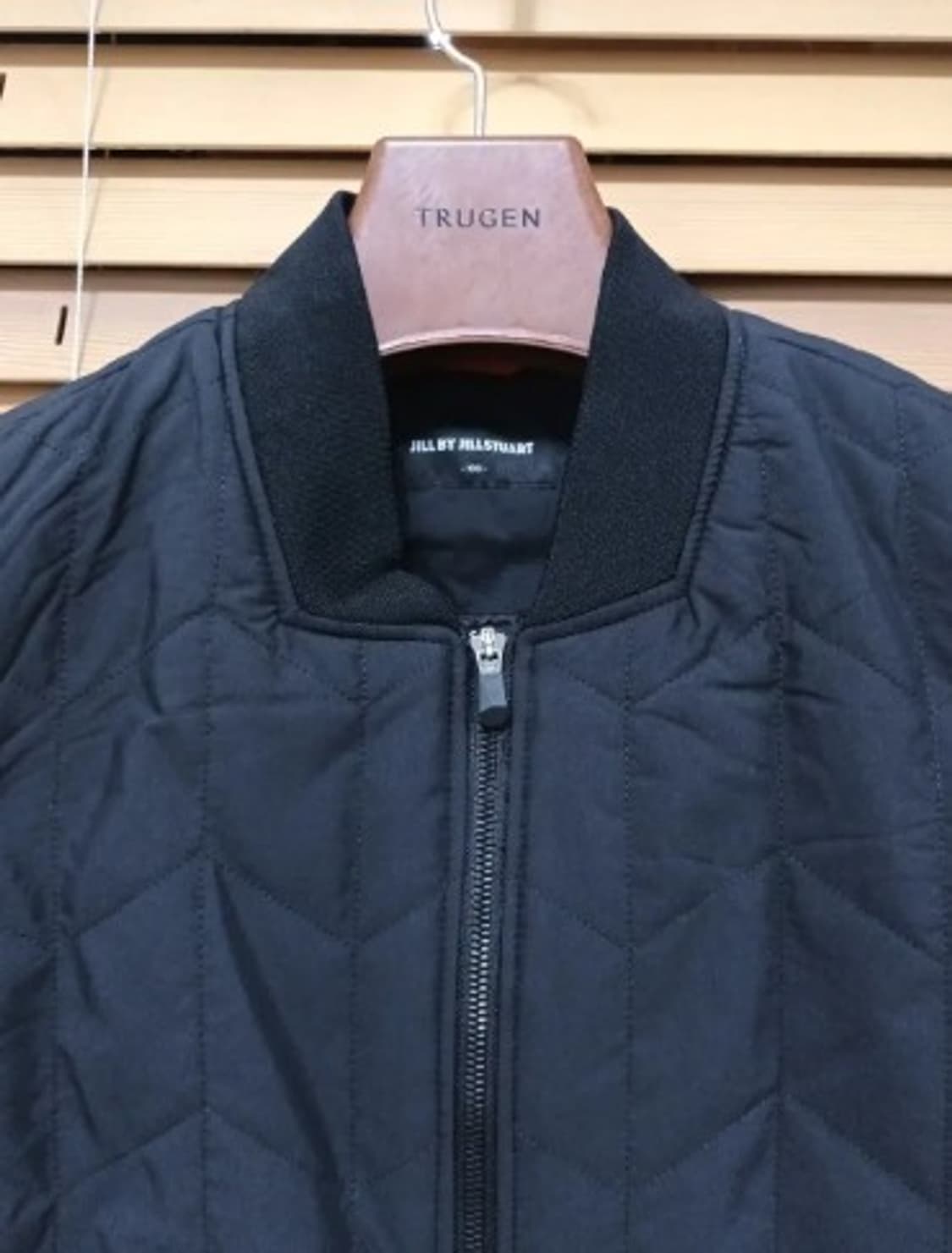 질바이질스튜어트 블랙경량패딩조끼 100사이즈 상품이미지1