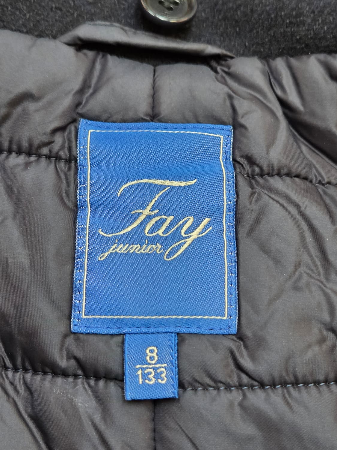 Fay Junior 네이비색 자켓 판매합니다. 사이즈는 8/133입니다. 상품이미지3