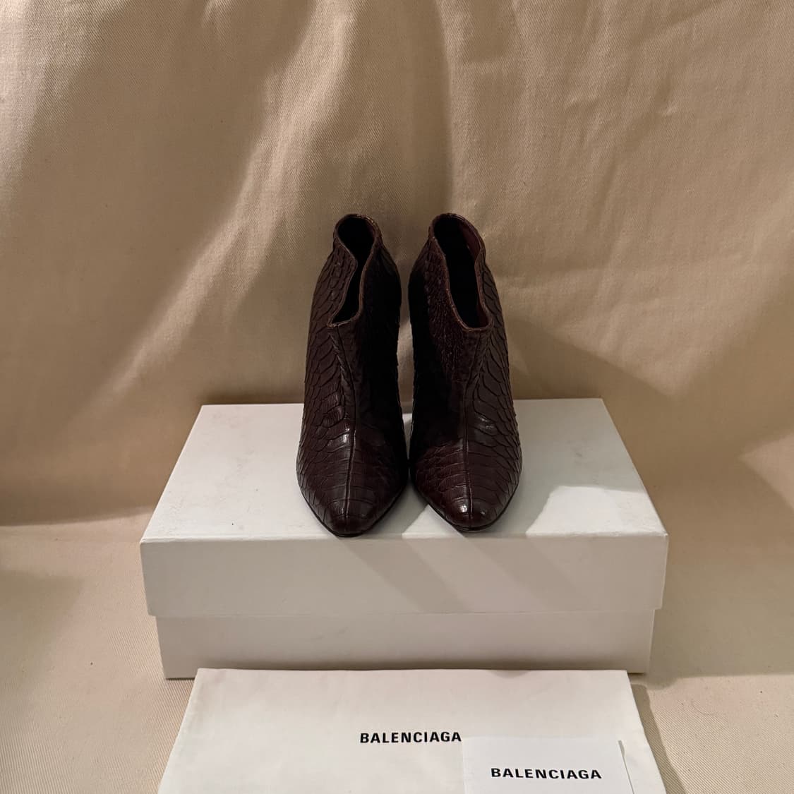 발렌시아가 파이톤 레더 포인티드 힐 앵클부츠 상품이미지2