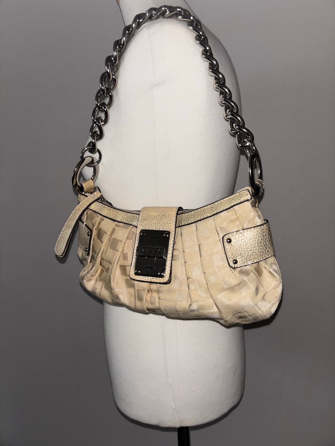 Guess vintage shoulder bag 상품이미지2