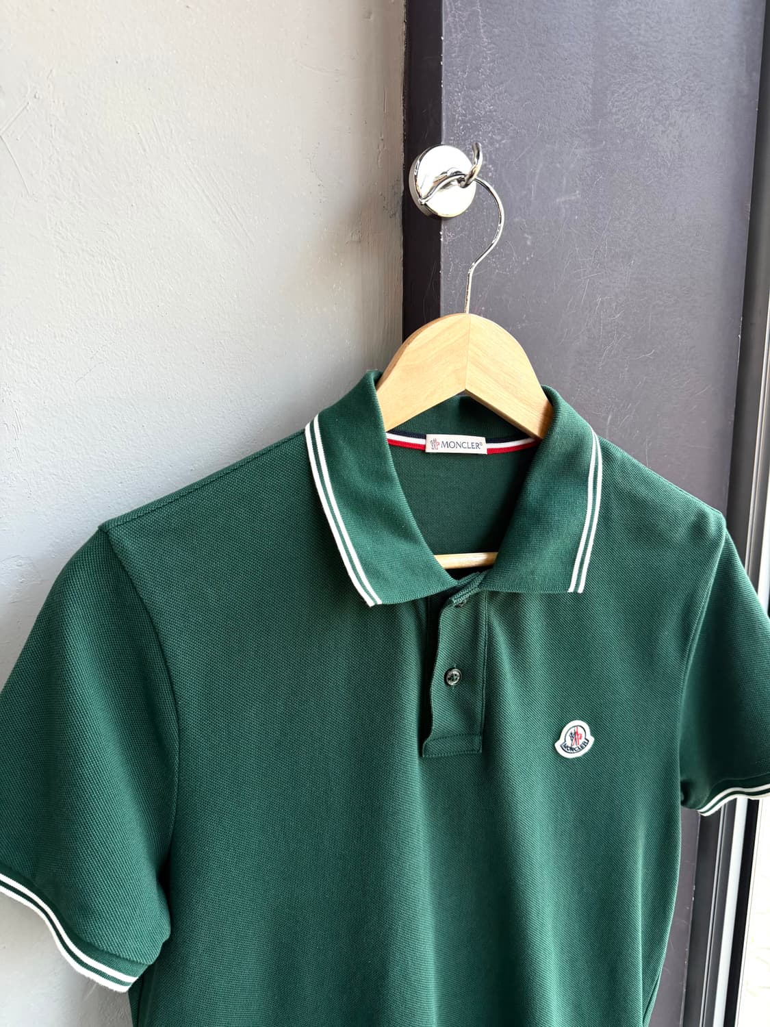 S/ 몽클레어 에센셜 와펜 PK 반팔 상품이미지4