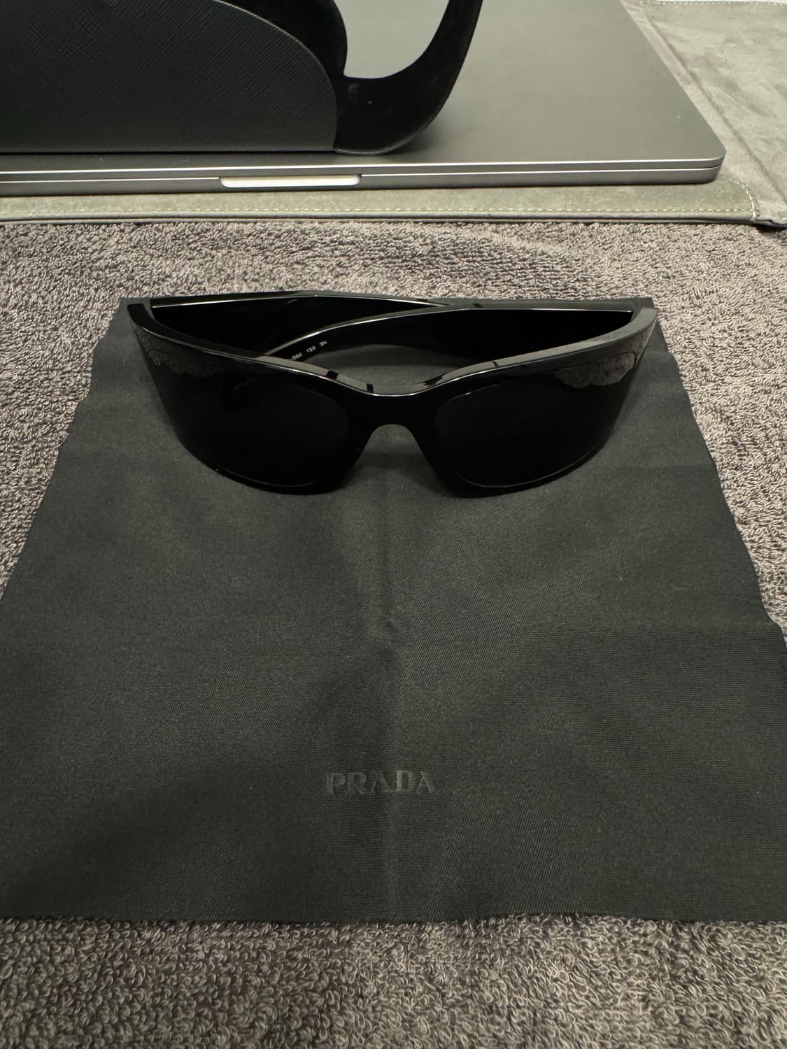 PRADA a19s 심볼 선글라스 상품이미지1