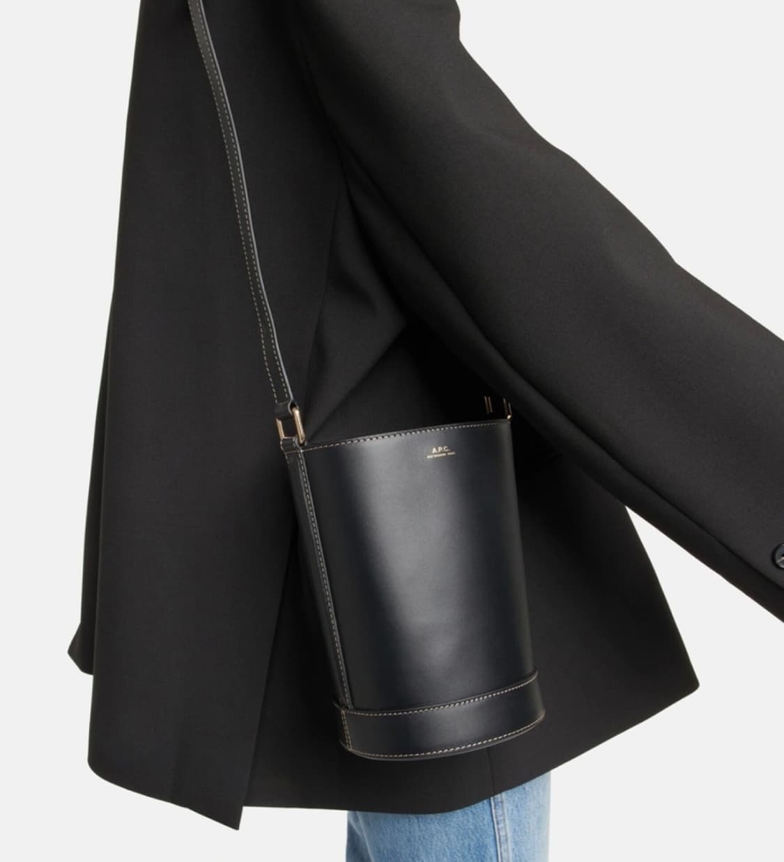 A.P.C 버킷백 블랙 상품이미지2