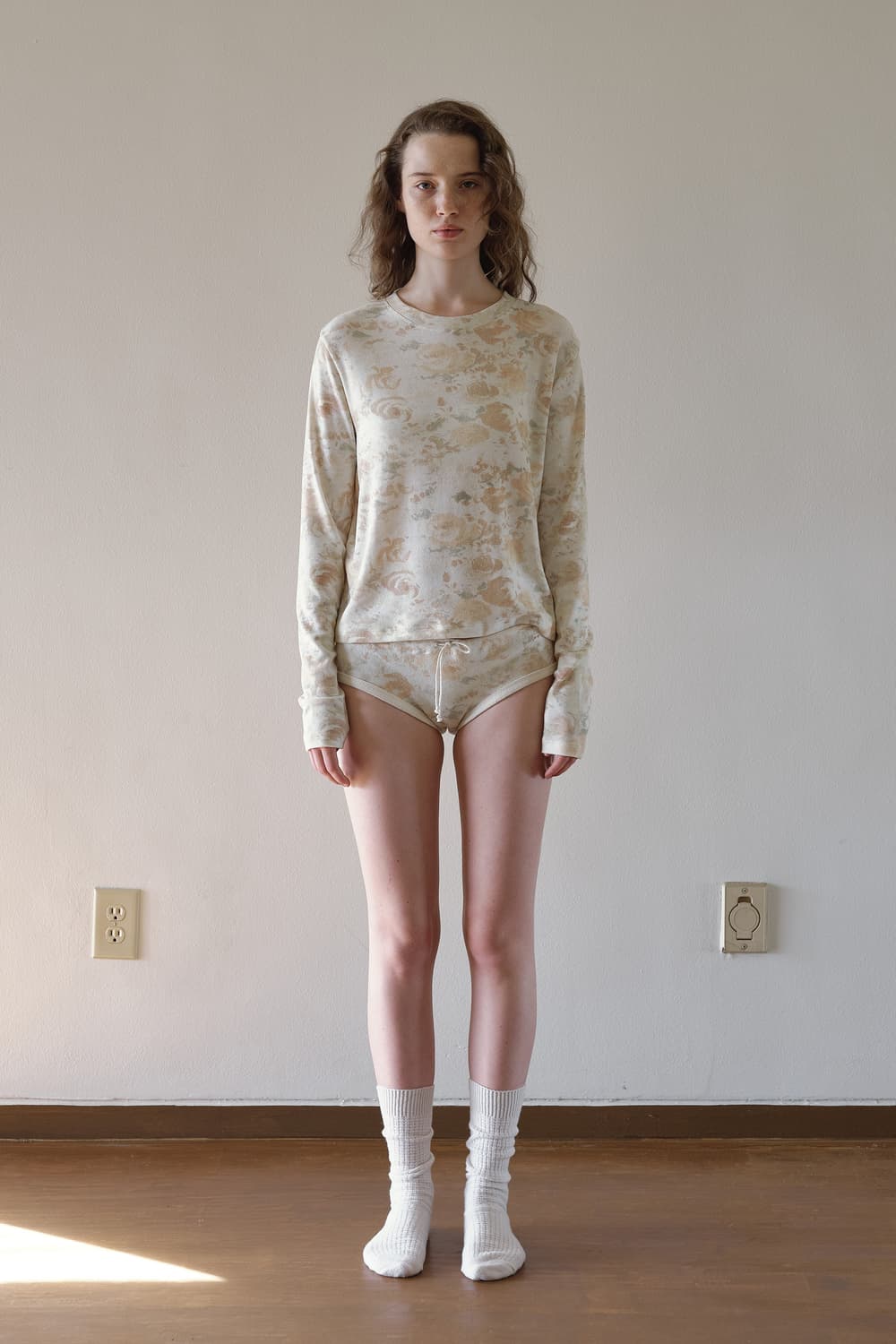 비아플레인x민주님 플로럴 롱슬리브 티셔츠 상품이미지1