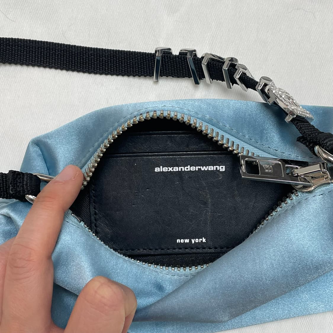 알렉산더왕 크리스탈 로고 새틴 미니백 상품이미지10