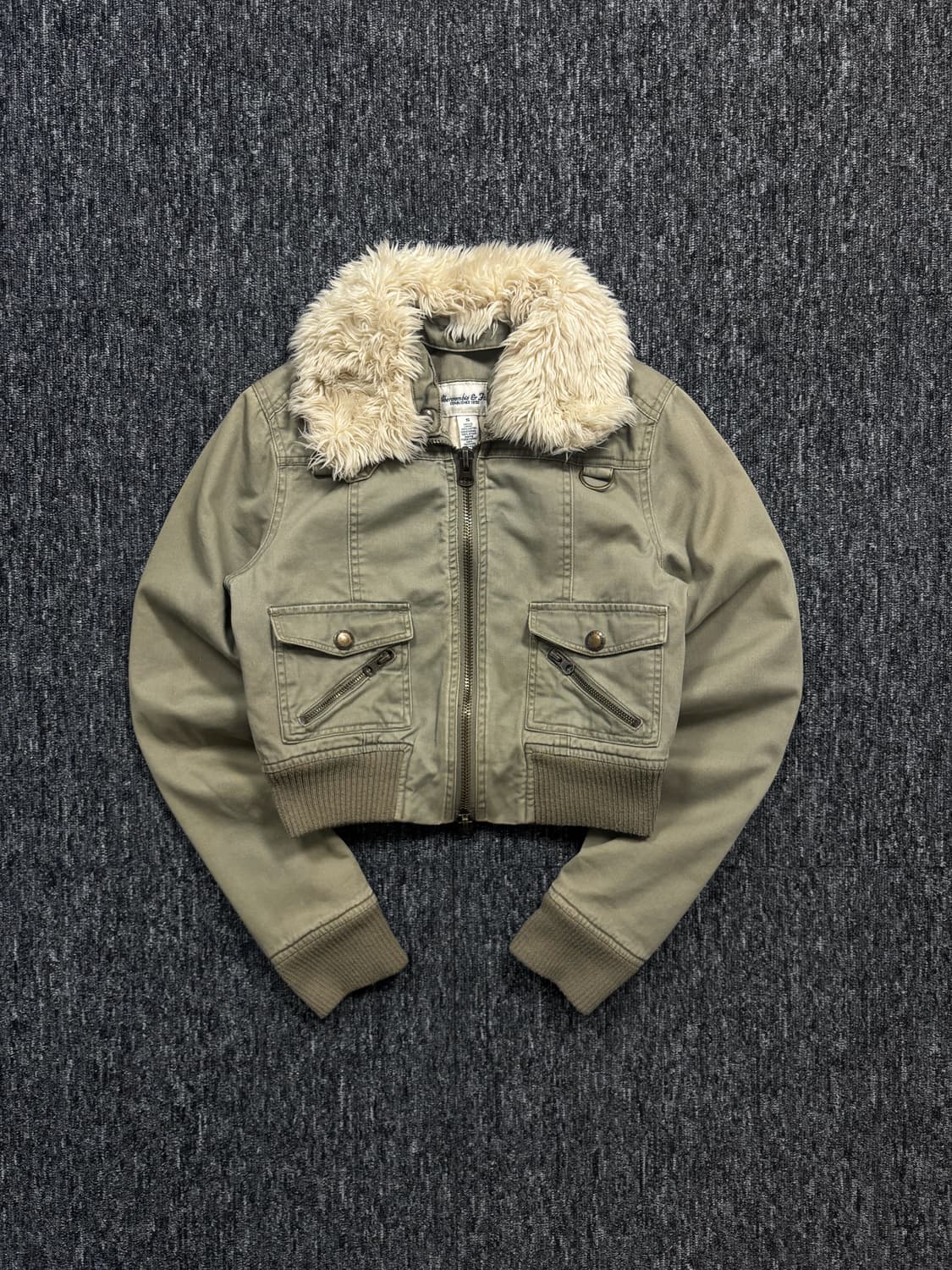 아베크롬비 퍼 카라 크롭 자켓 상품이미지5