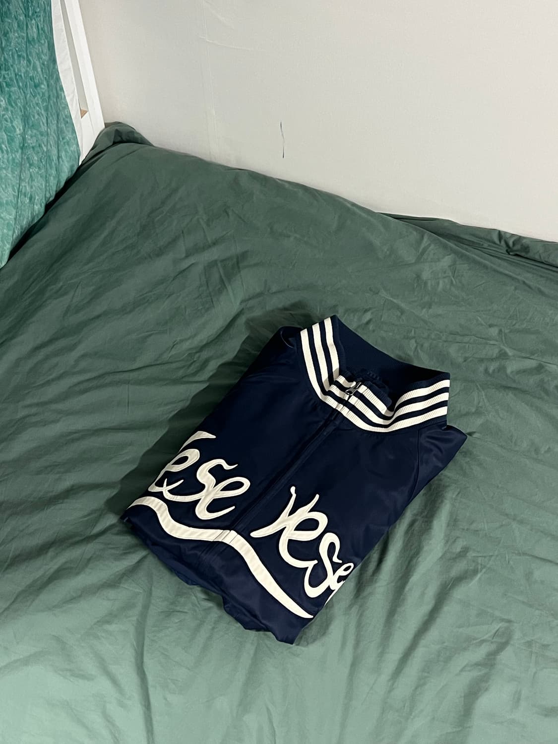 예스아이씨 하이넥 스타디움 자켓 네이비 상품이미지6