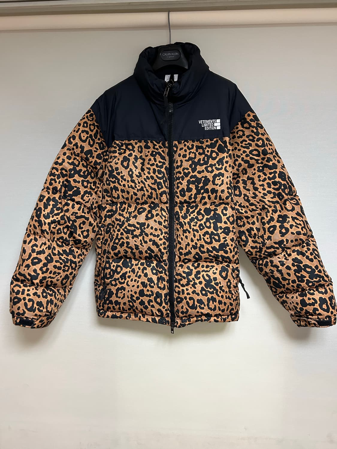Vetements limited edition zip up padding 상품이미지1