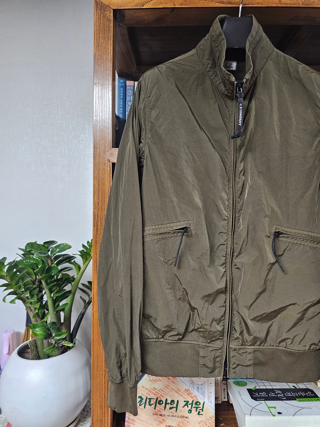 원가 70만)씨피컴퍼니 나일론 자켓 팔아요 cp컴퍼니 48 95 100  상품이미지4