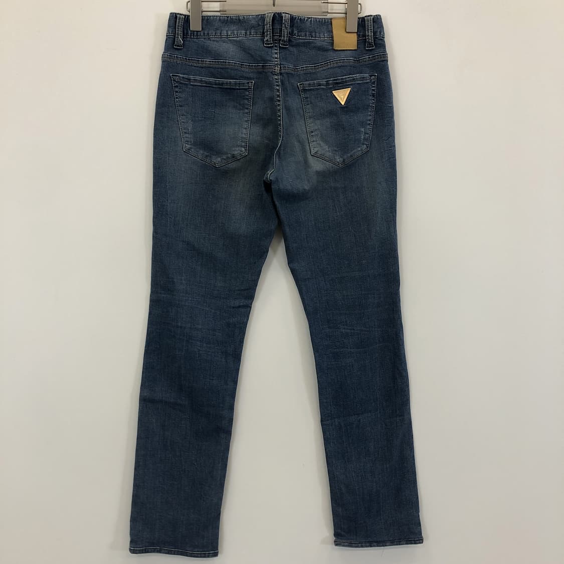 게스 프리미엄 금장 스틸로고 데님진 30 인치 상품이미지3