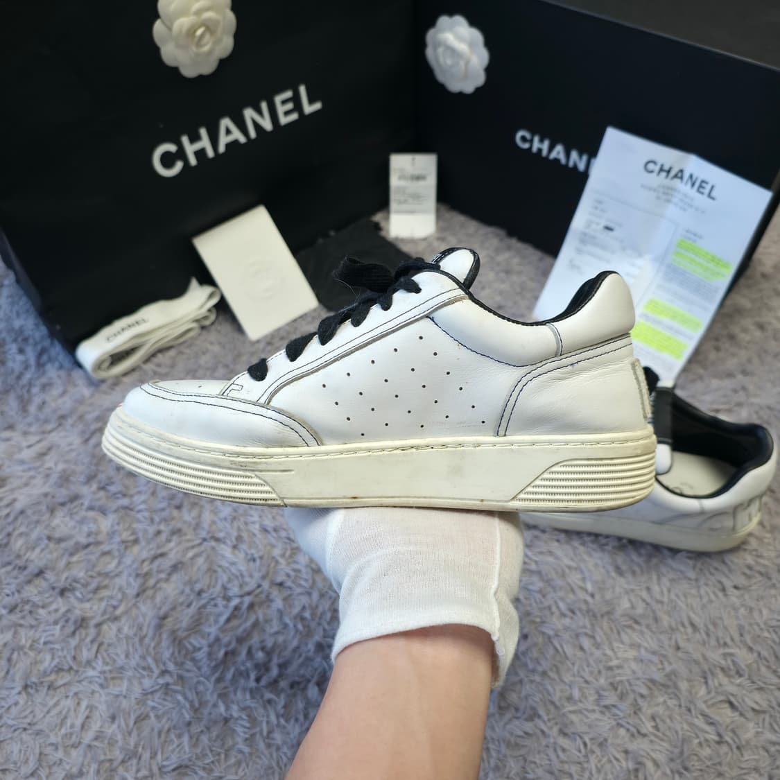 {클로젯}[37][풀구성+인보이스]샤넬 테니스 백로고 스니커즈 상품이미지4