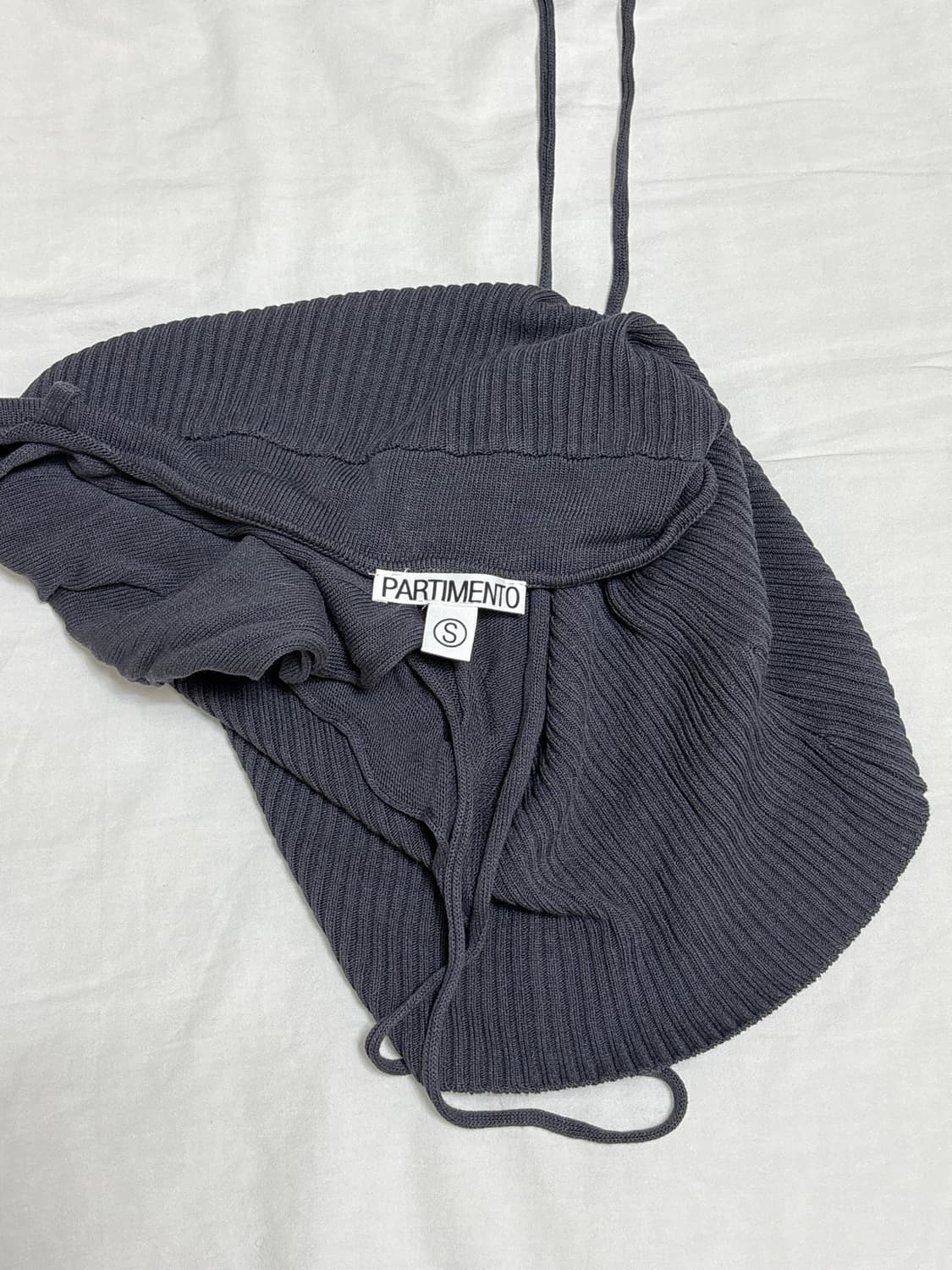 파르티멘토 멀티웨어 타이넥 슬리브리스 탑 차콜 상품이미지7