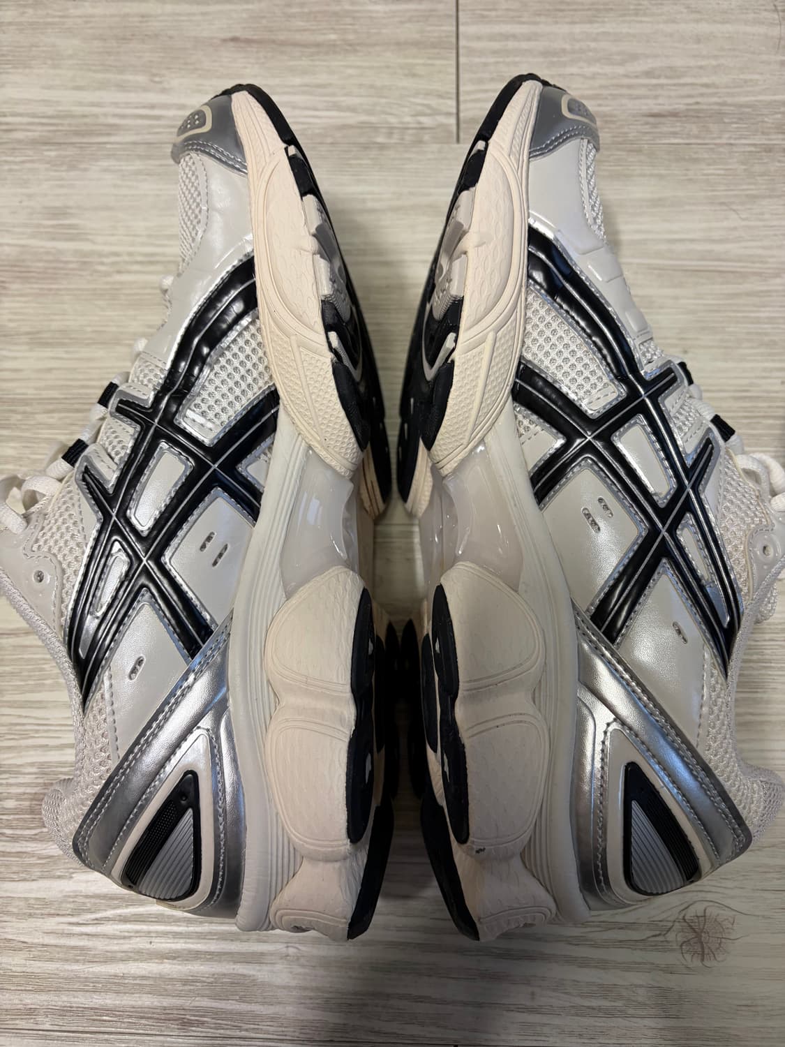 아식스 젤 님버스 9 크림 블랙 270 상품이미지3